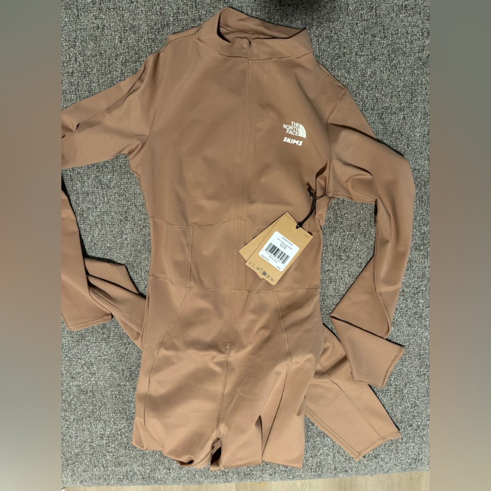 THE NORTH FACE X SKIMS REFINA BODYSUIT
 Medium